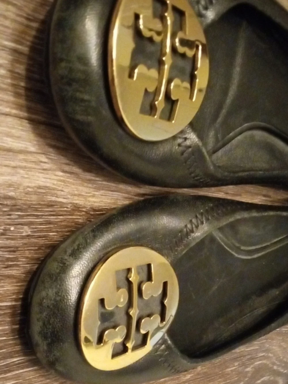 Tory Burch Black Leather Ballet Flats with Gold Logo Disc Reva